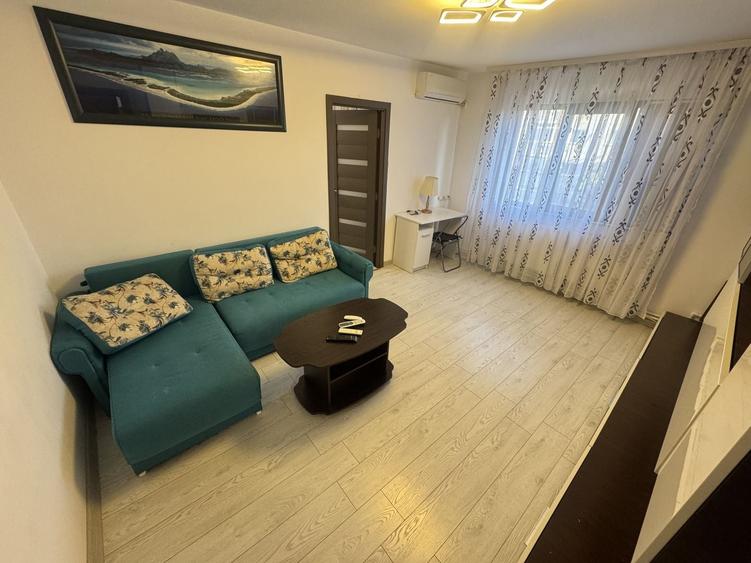 Apartament cu 2 camere semidecomandat, mobilat în Casa de Cultură