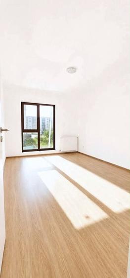 Apartament cu 2 camere decomandat în Tractorul