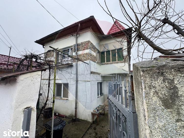 Casă cu 5 camere cu Teren 463 Mp în Bariera Vâlcii