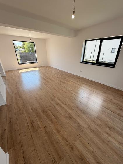Casă individuală cu 4 camere cu Teren 394 Mp în Berceni
