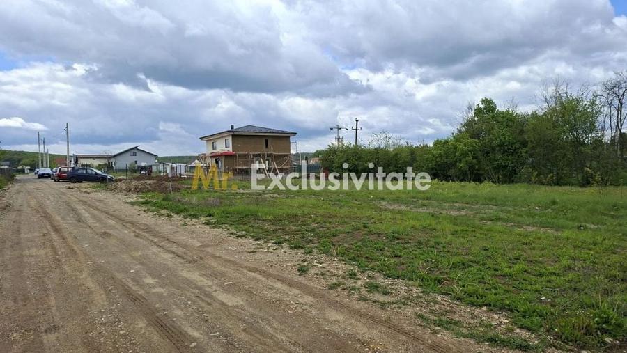 Teren de 500 mp, în Smeura