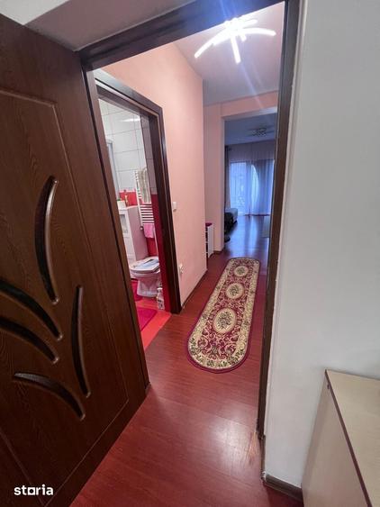 Casă cu 8 camere cu Teren 216 Mp în Afumați