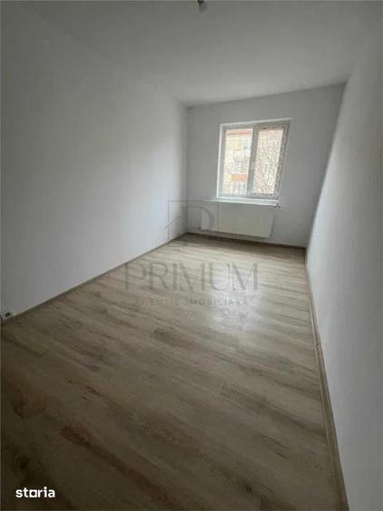 Apartament cu 4 camere semidecomandat în Circumvalațiunii