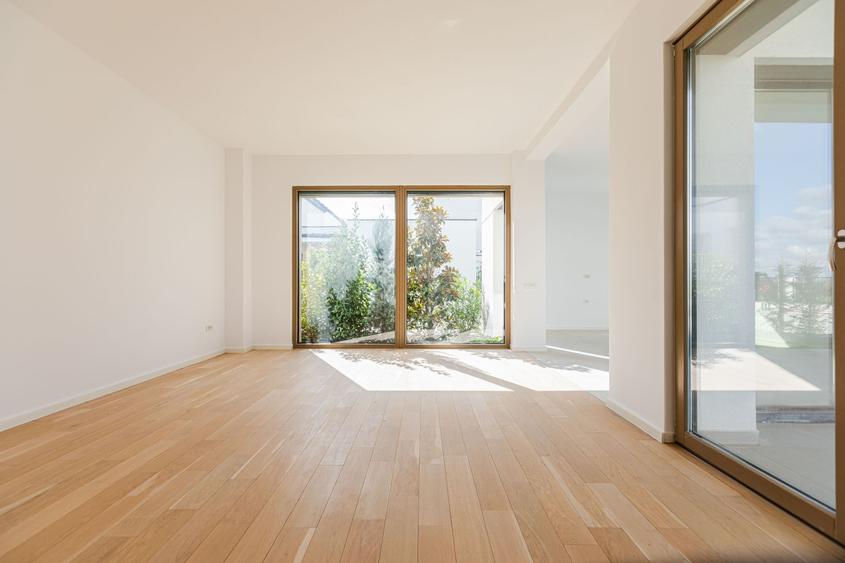 Duplex cu 4 camere cu Canalizare în Exterior Nord
