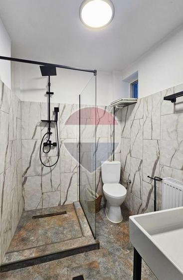 Spațiu comercial, de 120 mp, în Central