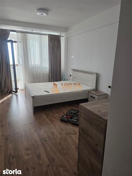 Apartament cu 4 camere, mobilat în Tractorul