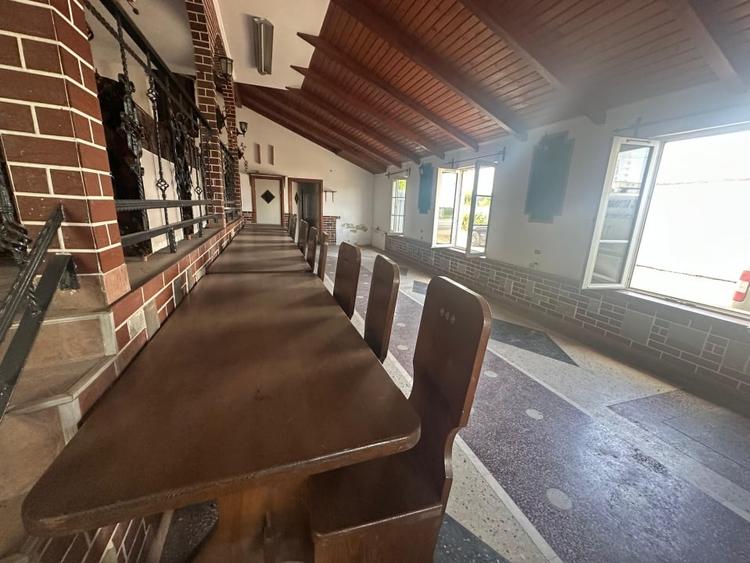 Spațiu comercial, de 300 mp, în Stupini