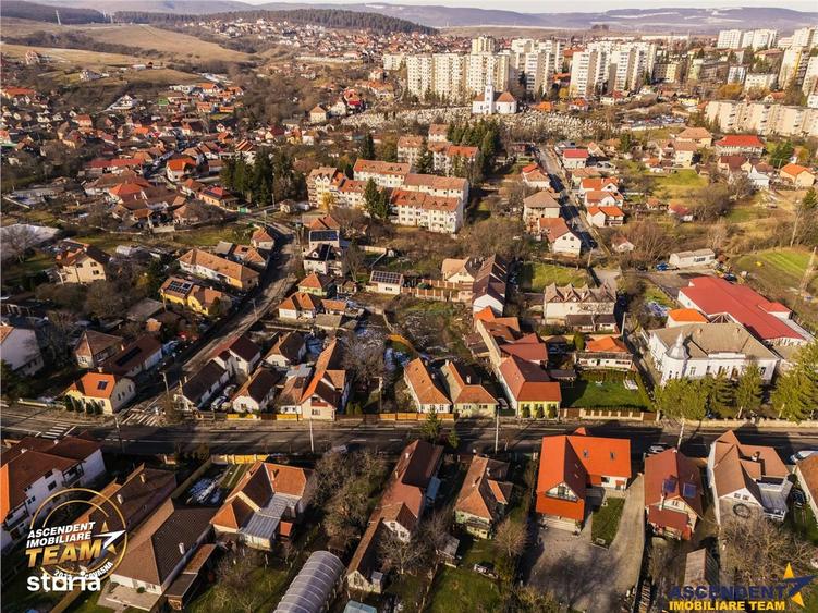 Casă cu 2 camere cu Teren 384 Mp în Simeria