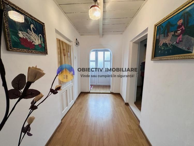 Casă individuală cu 4 camere cu Canalizare în Mărgineni