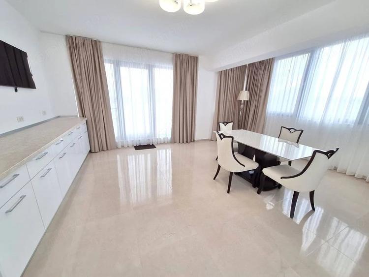 Apartament cu 4 camere decomandat în Craiovei