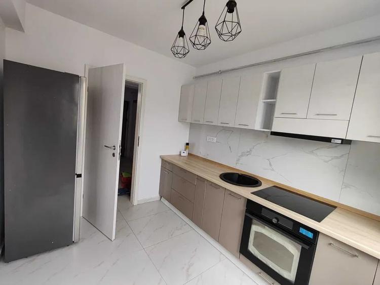 Apartament cu 2 camere decomandat în Vișani
