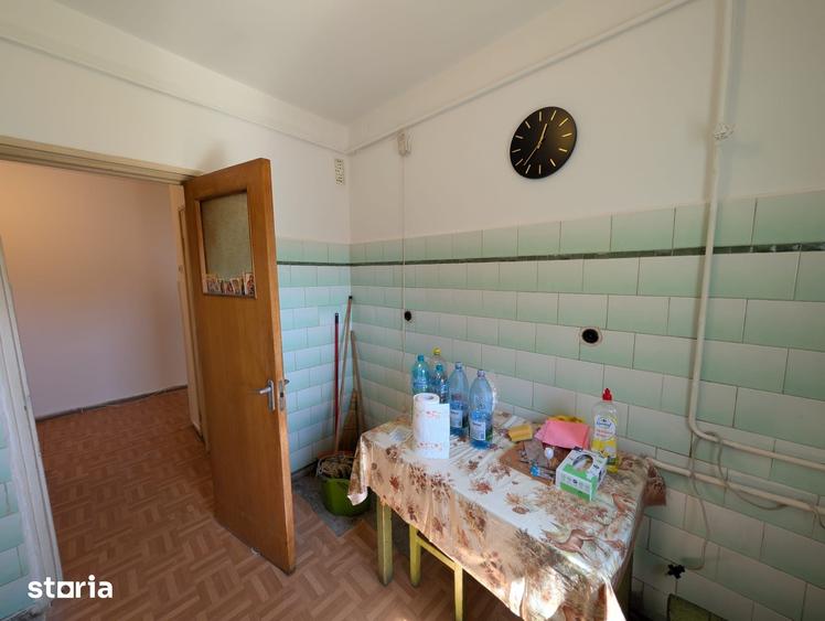 Apartament cu 3 camere semidecomandat în Nord