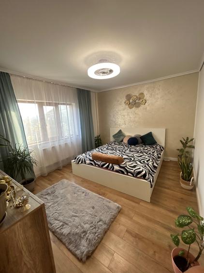 Inchiriez apartament decomandat cu 2 camere - 1
