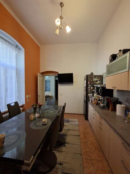 Apartament cu 4 camere circular, mobilat în P-ța Maria