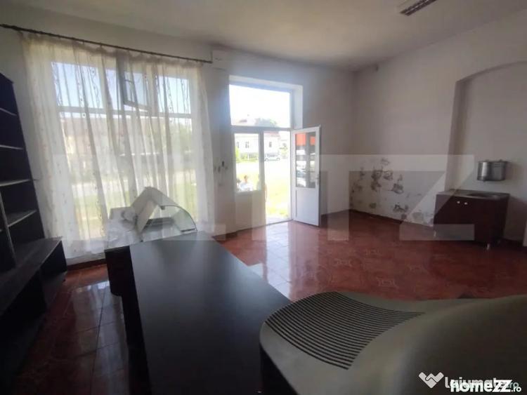 Casa 3 camere, 100mp si spatiu comercial, teren 513 mp, zona - 1