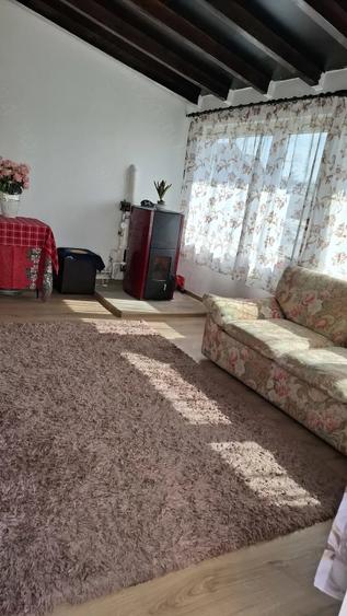 Apartament cu 2 camere decomandat în Girov