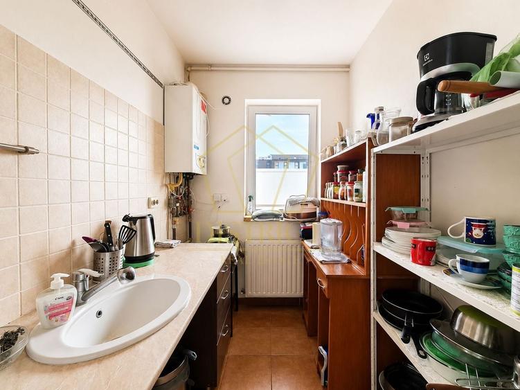 Apartament cu 2 camere semidecomandat, mobilat în Dumbrăvița