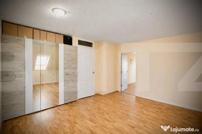 Casă cu 5 camere cu Teren 890 Mp în Miniș