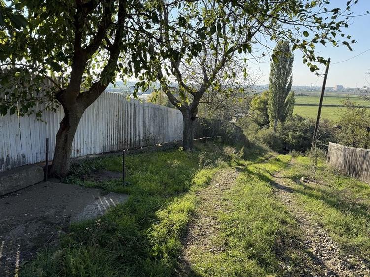 Casă cu 4 camere în Tecuci