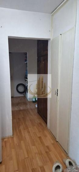 Apartament cu 3 camere decomandat, mobilat în Lipovei