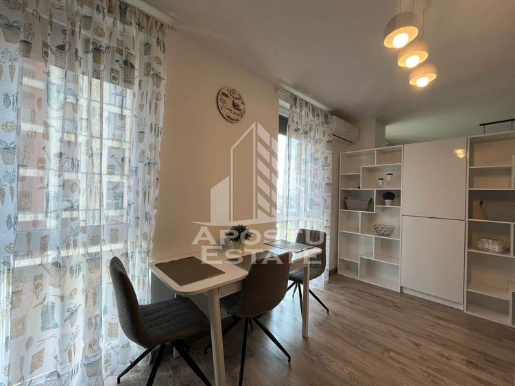 Apartament cu 2 camere semidecomandat, mobilat în Soarelui