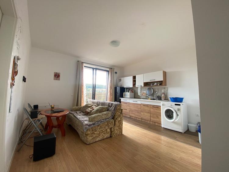 Apartament cu 2 camere semidecomandat în Chinteni
