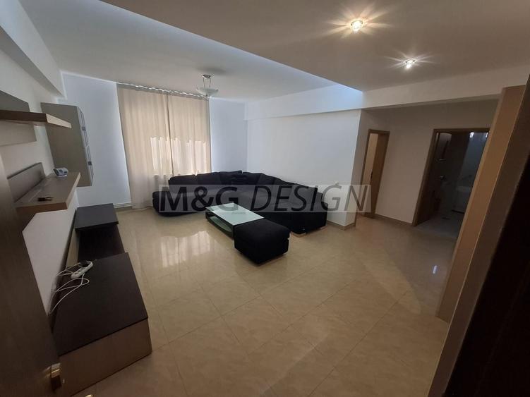 Apartament cu 3 camere semidecomandat, mobilat în Central