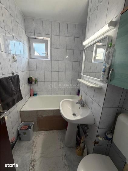 Apartament cu 4 camere în Aurel Vlaicu