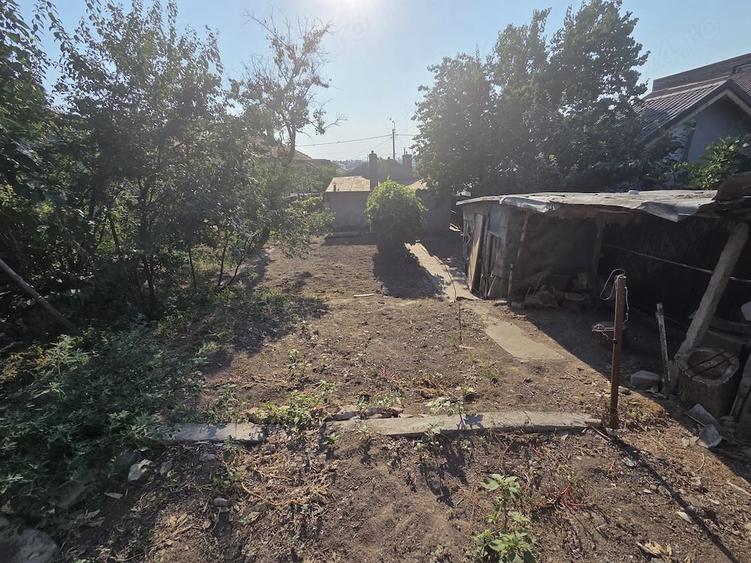 Casă cu 3 camere cu Teren 365 Mp în Est