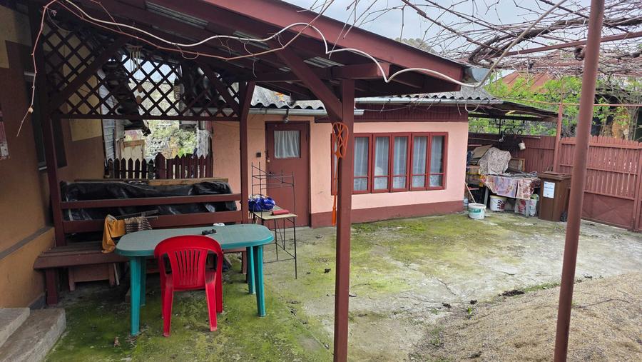 Casă cu 4 camere în Călugăreni