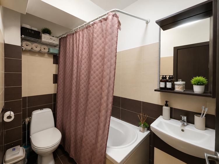 Apartament cu 2 camere decomandat în Nicolina