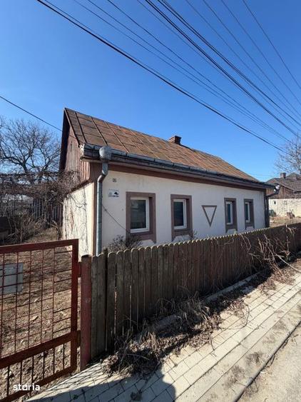 Casă cu 2 camere cu Teren 777 Mp în Central
