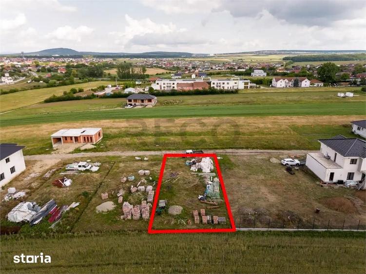 Teren de 500 mp, în Salca