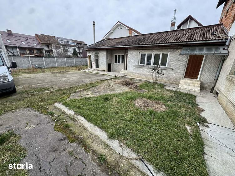 Casă cu 8 camere cu Teren 622 Mp în Titulescu