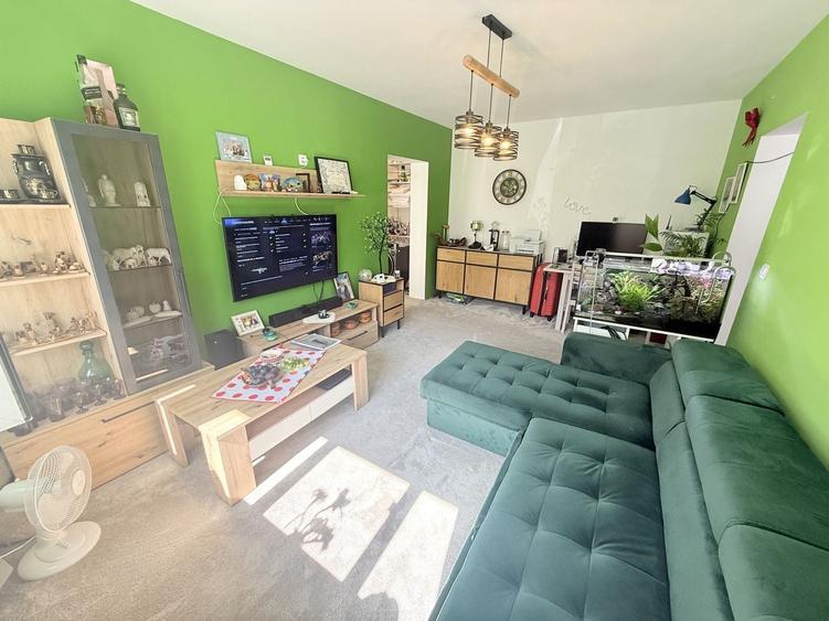 Apartament cu 2 camere semidecomandat, mobilat în Central