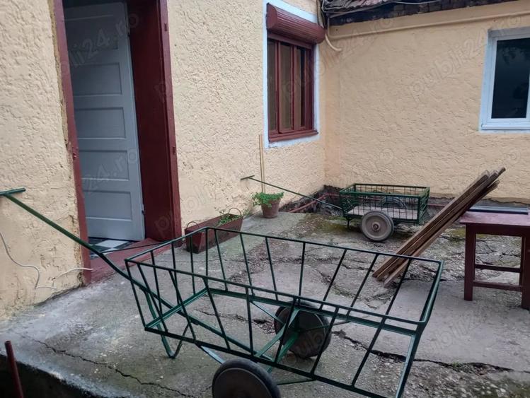 Casă cu 3 camere în Șega
