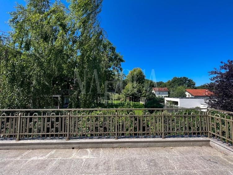 Casă individuală cu 5 camere cu Canalizare în Făget