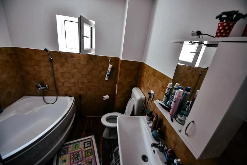 Casă cu Teren 1800 Mp în Pișchia