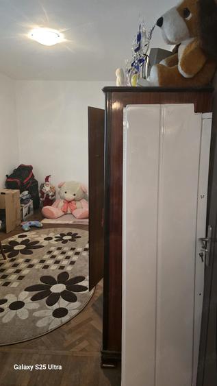 Apartament cu 2 camere nedecomandat în Horia