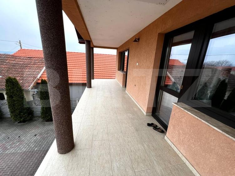 Casă individuală cu 6 camere cu Canalizare în Teiuș