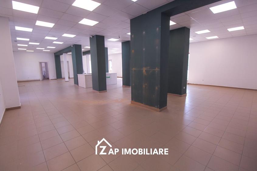 Spațiu comercial, de 555 mp, în Semicentral