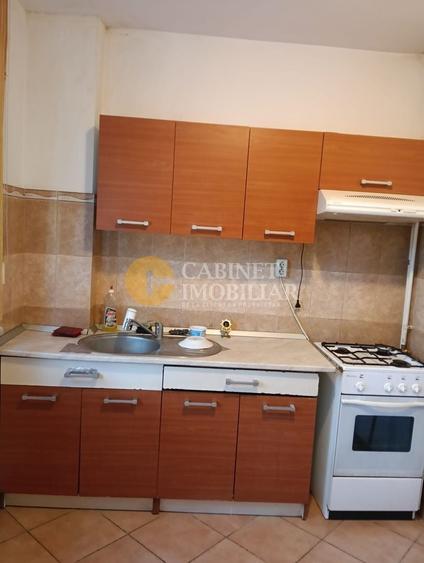 Apartament cu 2 camere semidecomandat, mobilat în Piața Unirii