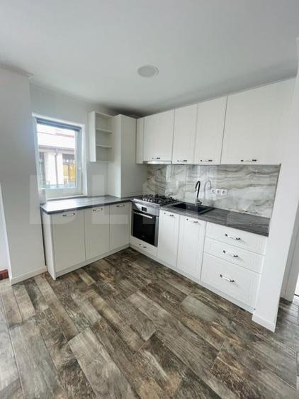 Apartament cu 2 camere semidecomandat, mobilat în Florești