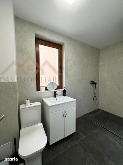 Casă cu 7 camere cu Teren 150 Mp în Central