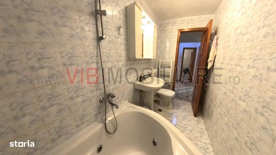 Apartament cu 3 camere decomandat în Vitan
