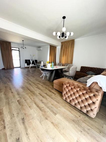 Casă cu 5 camere cu Canalizare în Sânmartin
