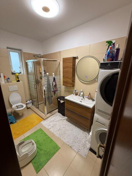 Duplex cu 4 camere cu Canalizare în Central