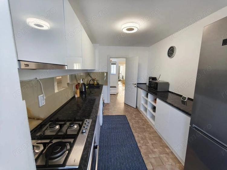 Apartament cu 3 camere decomandat în Faleză