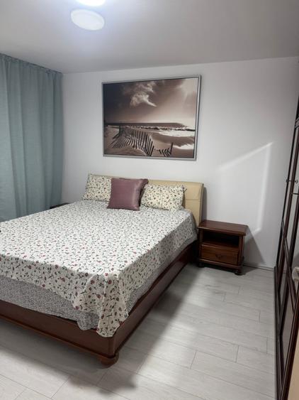 Apartament cu 3 camere decomandat, mobilat în Panduri