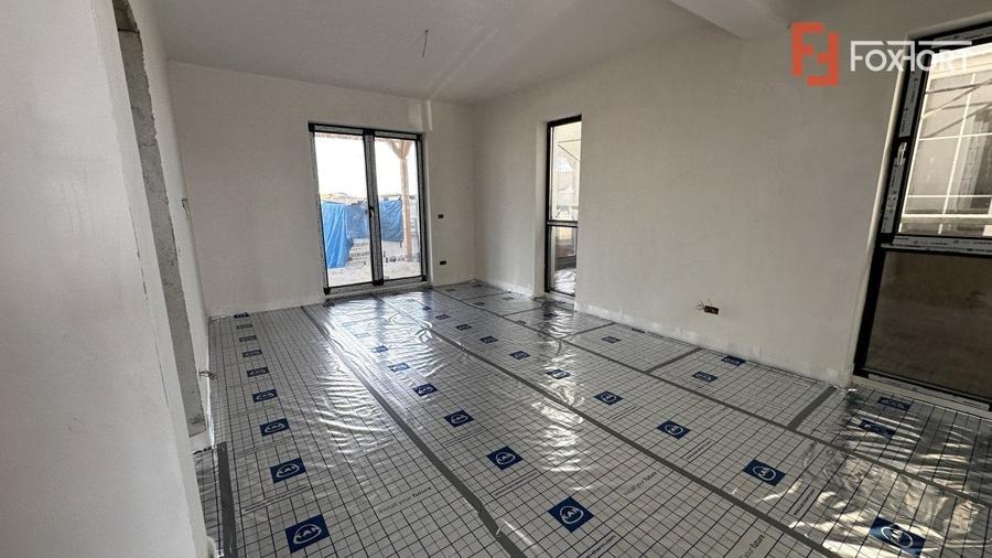 Duplex cu 5 camere cu Teren 300 Mp în Moșnița Veche
